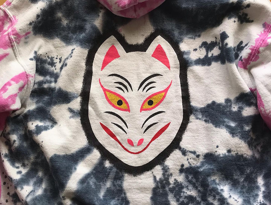 ZipUp Hoodie tie dyed with a kitsune (fox) japanese mask handpainted (painted by hand) by Akira.