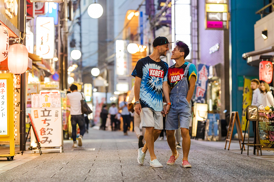 Akira et Aurelien Courtois in Higashimon Street in Kobe, Japan