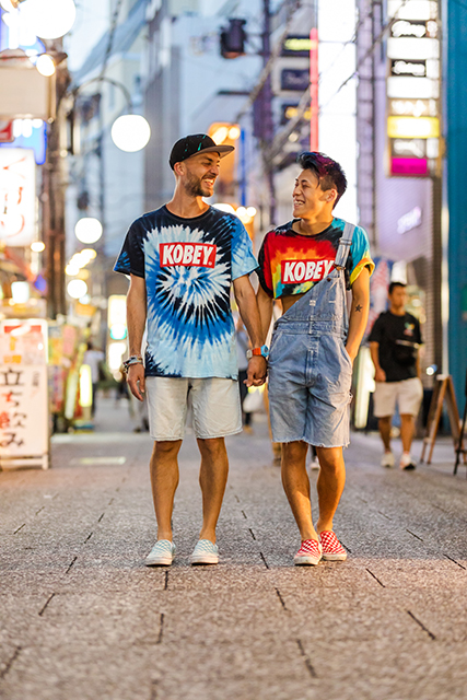 Akira et Aurelien Courtois in Higashimon Street in Kobe, Japan
